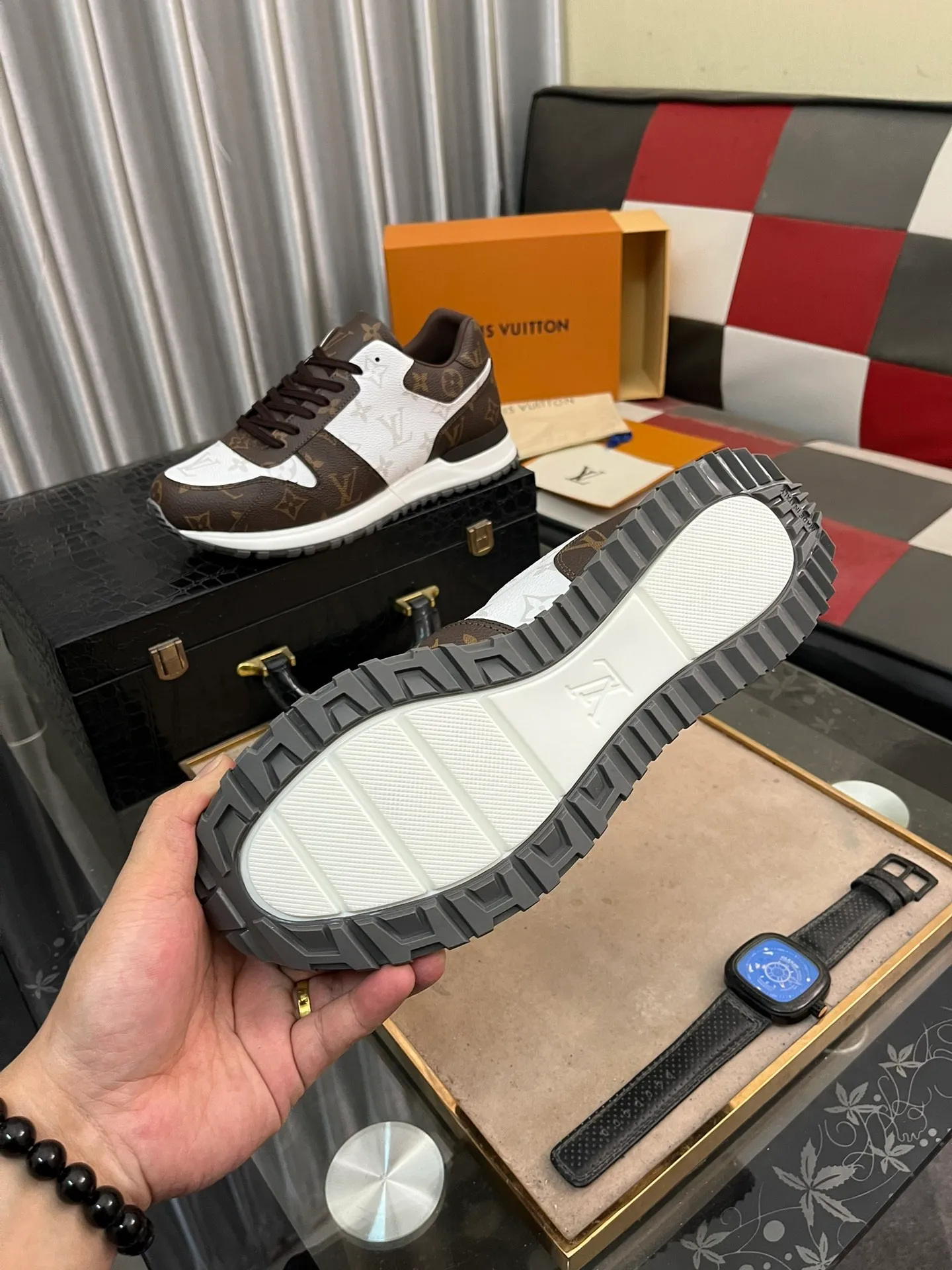 Men's shoes 💰540⌚️⌚️LV Louis Vuitton. The latest fashionable casual shoes are popular in physical stores. New spring and summer comfortable imported custom original cowhide, unique jacquard fabric element design. With sheepskin lining, Lv original base, [sun][sun] high-end packaging and high quality💪Details determine quality, code number 38-44
